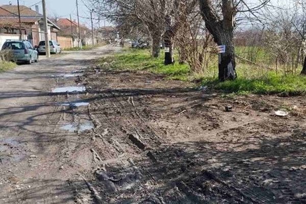 Част от жителите на Крумово четвърти ден са без вода.