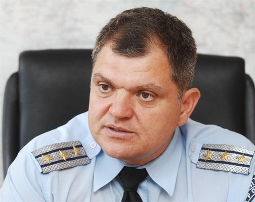 Комисар Антон Антонов