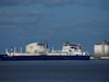 Пристанищни работници отказват да обслужат руски танкер