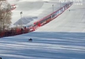 Робот кара ски в Китай (Видео)