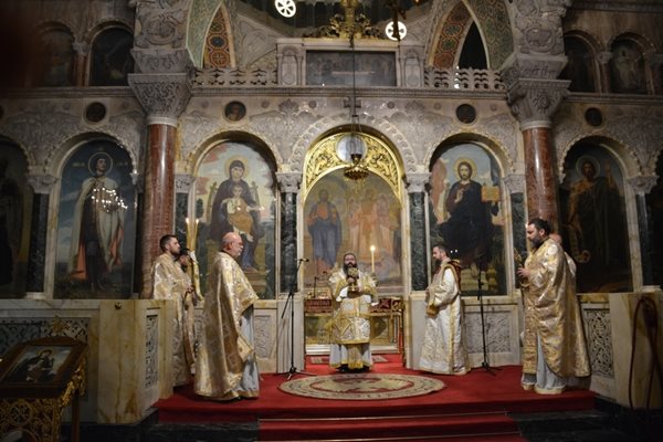 Тържествена Света литургия беше отслужена в "Св. Александър Невски"