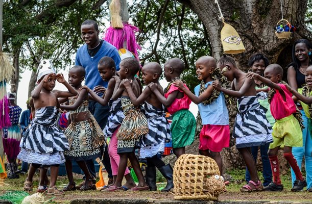 Festival during the Artists for Children project, Kisumu, Kenya, PHOTO: ELENA PANAYOTOVA