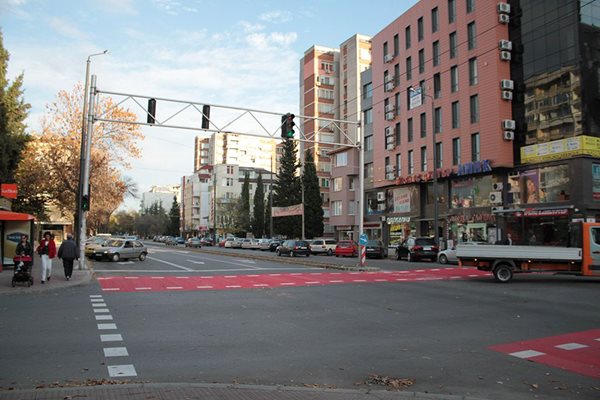 Занапред светофарите в Стара Загора, които отдавна нямат секундарници, няма и да мигат преди смяната на зеления им сигнал с жълт. 