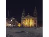 
Певицата публикува кадър на красива катедрала в личния си профил във фейсбук, към който написа на английски: “Можете ли да познаете къде съм сега?”. Отговорите бяха различни - от Швеция през Австрия до Люксембург. Оказа се, че е в столицата на Малта 