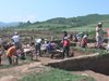 Плащаница на 1700 г., печат на хлебар, храм и баня откриха археолози по трасето на “Струма”