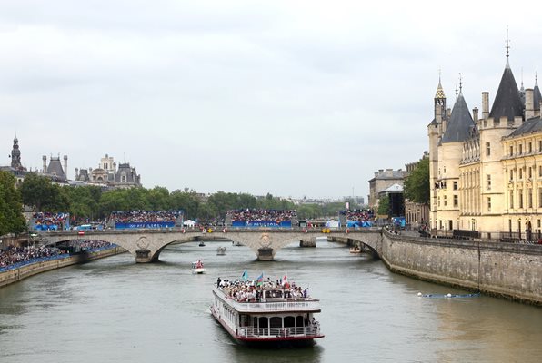 During the ceremony, 85 boats lined up Photo: Reuters