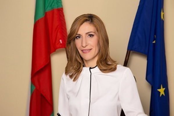Министърът на туризма Николина Ангелкова