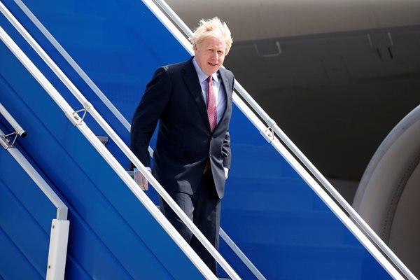Британският премиер Борис Джонсън пристига в Биариц