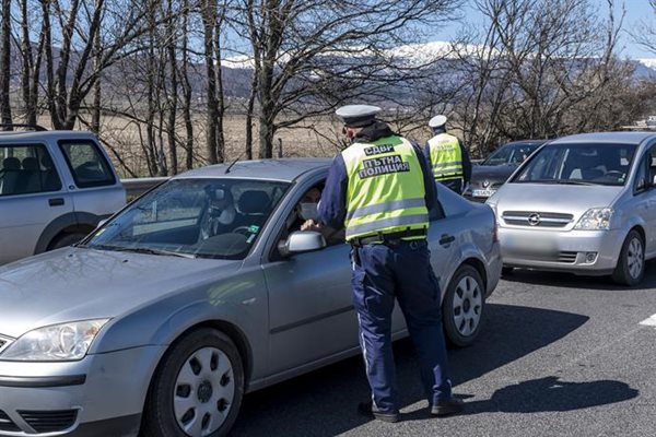 Служителите на "Пътна полиция" в Пловдив и региона продължават със засилените си проверки.