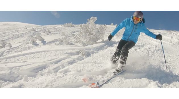 Слави обича да кара и ски.