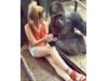 Жена се сприятели с горила в зоопарк (Видео)