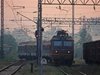 Влак от София за Бургас аварира на гара Веринско, локомотивът димял