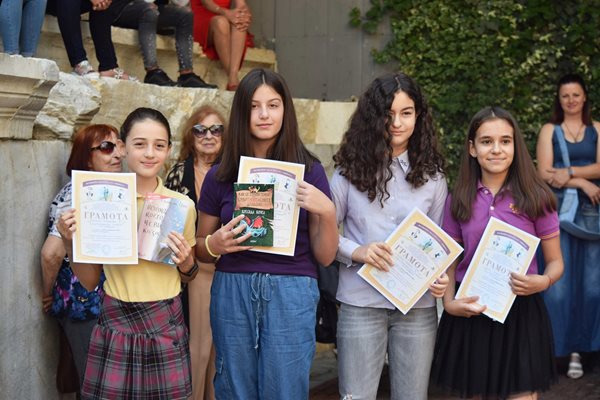 Пловдивските ученици отново блеснаха с творческите си постижения. 