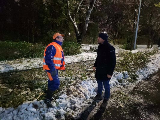 Kostadin Dimitrov s'est personnellement rendu à l'aube dans les rues et les boulevards pour voir comment ils étaient nettoyés.