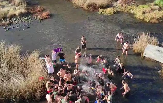 Десетки скочиха за кръста в Янтра в Търново