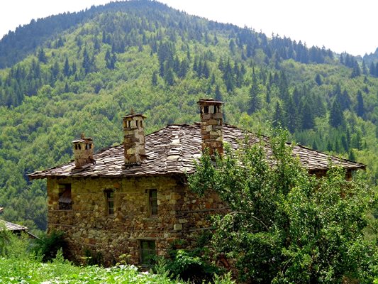 Каменните родопски къщи в село Киселчово
Снимка: Галина Койчева