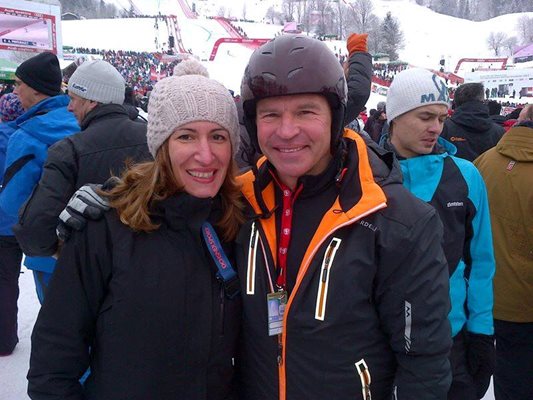 Ангелкова е с прочутия скиор Марк Жирардели, неин съветник за зимния туризъм.