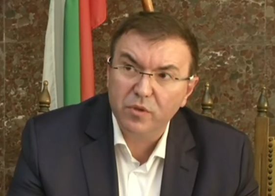 Здравният министър проф. Костадин Ангелов Кадър: Фейсбук