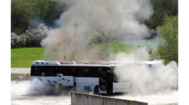 На 26 април 2013 г.  с мощна експлозия  бе извършен следствен експеримент край Ихтиман на  атентата в Сарафово.