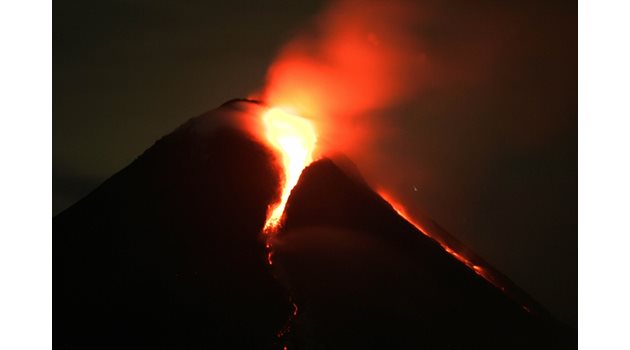 Избухването на супервулкан е рядко явление, но вече е наближил моментът, когато може да се случи. Най-непосредствената опасност идва от вулкана Йелоустоун в САЩ.