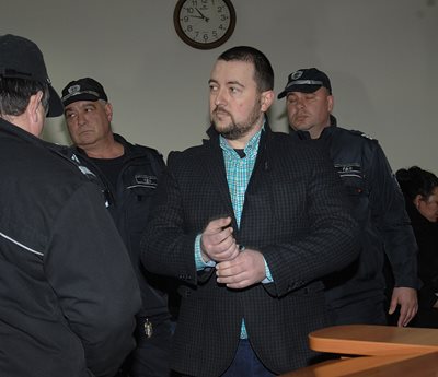 Адвокат Владимир Елдъров като подсъдим в съдебната зала.
Снимка: 24 часа