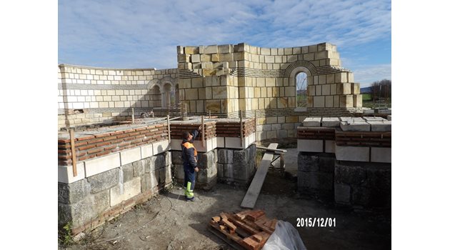 Реставрацията на Голямата базилика започва.