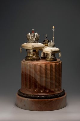 Царските регалии, изработени от Фаберже за Световното изложоение в Париж, 1900 г.