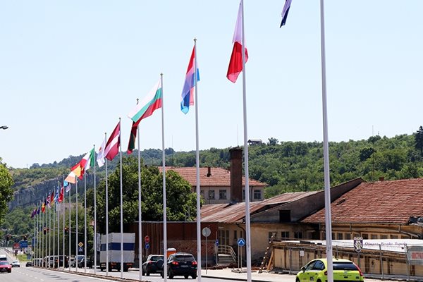 Натовареното трасе по пътя София-Варна във Велико Търново има нов светофар