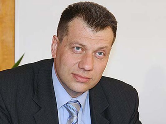 Областният управител Бисер Михайлов.
