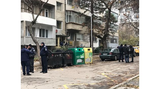 В апартамент в този блок във Варна се разигра кървавата драма