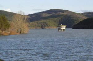 Кметът на Бургас и ВиК във война след шоково поскъпване на водата с 54%