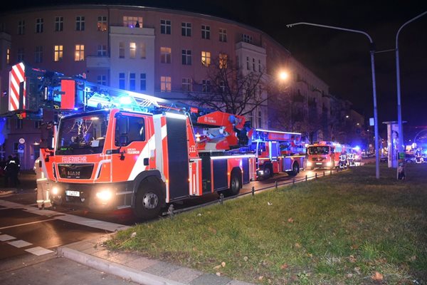 1523 пъти викнали берлинските огнеборци за пожари в новогодишната нощ