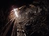 Девет миньори загинаха и 19 бяха ранени при пропадане на асансьор в мина в Украйна