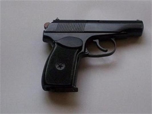 Насочва оръжието към изгората си
Газов пистолет Снимка Архив