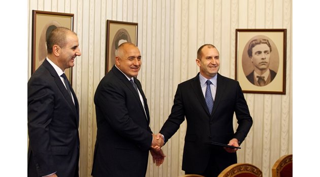 Борисов и Цветанов получават мандата от президента Радев