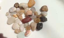Ловци на съкровища търсят скъпоценни камъни в Черно море. Пясъкът от Офицерския плаж във Варна е интересен за колекционери