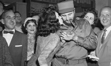 ЦРУ праща убийца на Фидел Кастро, той прави секс с нея
