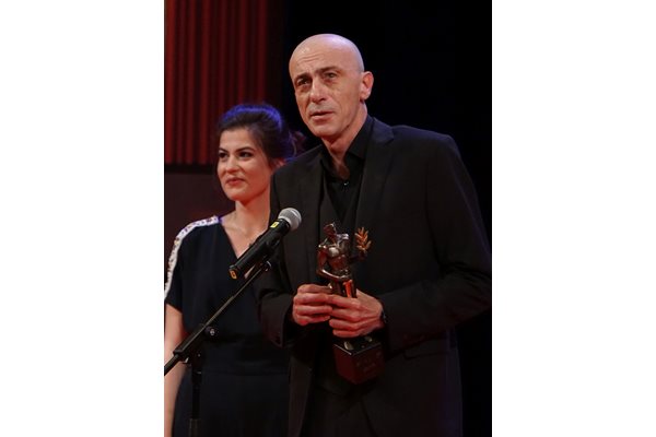С награда “Аскеер” през 2018 г.

СНИМКА: ДЕСИСЛАВА КУЛЕЛИЕВА