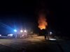20 пожарникари гасиха необитаемо училище в Кърджали, подозират палеж (Снимки)