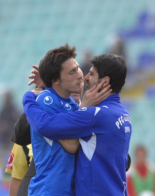 Христов и Гонзо се разцелуват след гола на Метъла срещу ЦСКА при шампионското 2:0 през 2009 г.