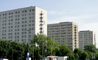 23-годишен загина в асансьор в Бургас, притиснат от хладилник