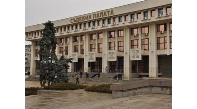 Съдът в Бургас остави в ареста педофил, гаврил се с малко момиче, вижте мотивите