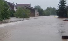67-годишна загина заради наводненията в германската провинция Саар (Видео)
