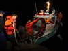 180 души остават в неизвестност от потъналия ферибот в Индонезия (Снимки)