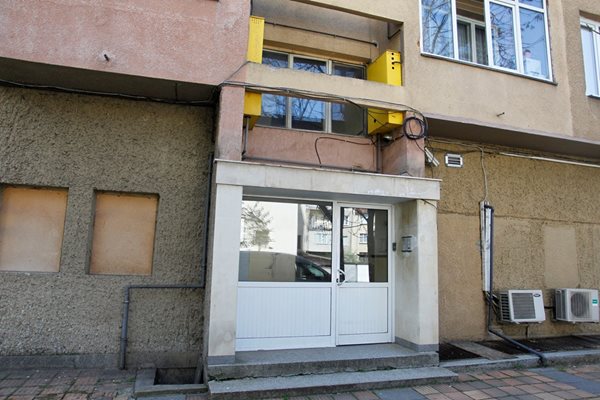Комшиите на възрастните Пелови в Ботевград се притесняват за семейството