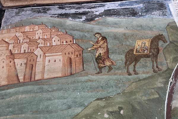 Фреска в параклиса, построен на мястото, където магарето с иконата спряло