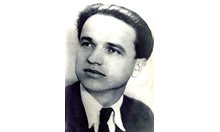 Това е баща ми Симеон Върбанов - комунист, антифашист. Излиза от затвора малко преди 9 септември 1944 г.