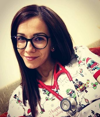 Специализантката д-р Йоана Лесичкова избрала великотърновската болница след държавния стаж в отделението.