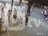 Мъж напада група слепи туристи на оживена улица в Несебър (Видео)
