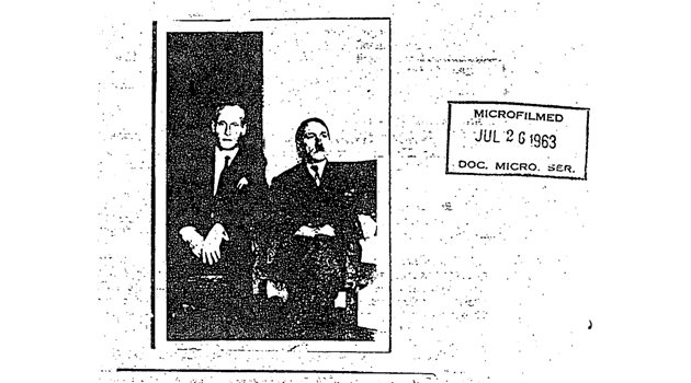 Това е снимката от 1955 г., на която Ситроен твърдял, че е с Хитлер.